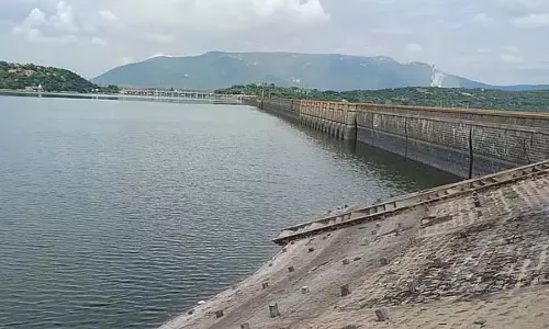 मेट्टूर बांध का जलस्तर 9 दिनों के बाद सबसे कम मेट्टूर बांध का जलस्तर 9 दिनों के बाद सबसे कम