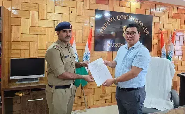 Arunachal: फ्रंटियर हाईवे के लिए भूमि दाखिल खारिज प्रमाण पत्र PWD, BRO को सौंपे गए Arunachal: फ्रंटियर हाईवे के लिए भूमि दाखिल खारिज प्रमाण पत्र PWD, BRO को सौंपे गए