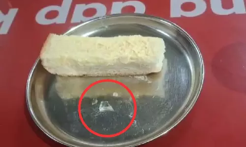 बन मस्का में कांच का टुकड़ा मिलने के बाद FDA ने गुडलक कैफे का लाइसेंस निलंबित किया