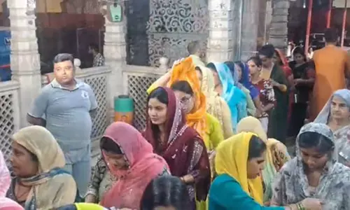 गाजियाबाद के दूधेश्वर नाथ मंदिर में भक्तों की लंबी कतार, सुरक्षा के व्यापक इंतजाम गाजियाबाद के दूधेश्वर नाथ मंदिर में भक्तों की लंबी कतार, सुरक्षा के व्यापक इंतजाम