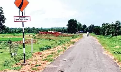 पीएम ग्राम सड़क योजना में मची है लूटमार, सरकार हो रही कंगाल, ठेकेदार मालामाल