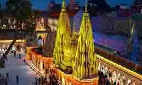 Varanasi News:सावन के पहले सोमवार पर उमड़ा आस्था का सैलाब, गूंजा हर हर महादेव