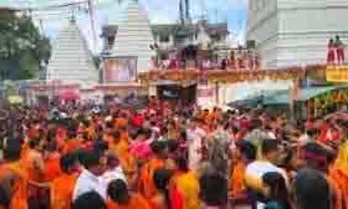 Jharkhand: पहले सोमवार को बाबा बैद्यनाथ धाम का पूरा मंदिर बोल बम के जयकारों से गूंज उठा