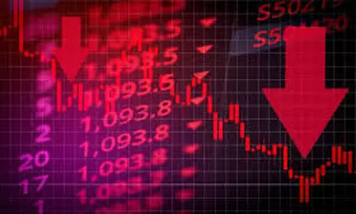 Sensex and Nifty में गिरावट, आईटी सेक्टर दबाव में, निवेशक सतर्क