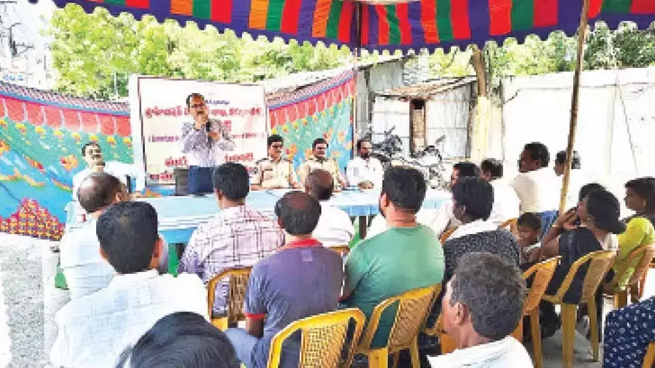 Andhra: मादक पदार्थों की लत के विनाशकारी प्रभावों पर प्रकाश डाला गया Andhra: मादक पदार्थों की लत के विनाशकारी प्रभावों पर प्रकाश डाला गया