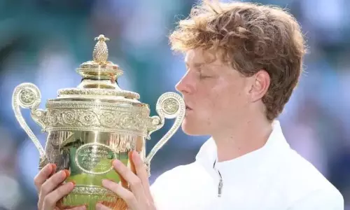 Wimbledon 2025: जैनिक सिनर ने अल्काराज़ को हराकर इतिहास रचा Wimbledon 2025: जैनिक सिनर ने अल्काराज़ को हराकर इतिहास रचा