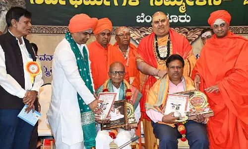 बुढ़ापा मृत्यु में सम्मान के लिए मंत्री पद की चाहत रखता है: Dingale Swamiji बुढ़ापा मृत्यु में सम्मान के लिए मंत्री पद की चाहत रखता है: Dingale Swamiji