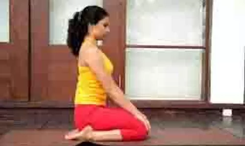Yoga Tips: मानसून में बिना दवा के सर्दी-जुकाम और बुखार से पाएं छुटकारा, जानें ये योग रहस्य Yoga Tips: मानसून में बिना दवा के सर्दी-जुकाम और बुखार से पाएं छुटकारा, जानें ये योग रहस्य