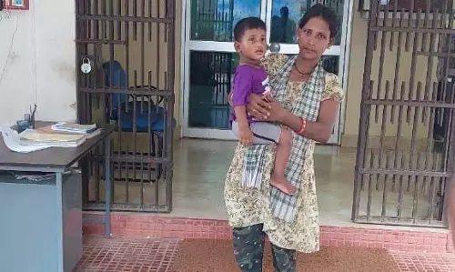 खलीकोट में लापता बच्चा मां से मिला खलीकोट में लापता बच्चा मां से मिला