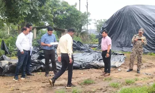 महासमुंद कलेक्टर ने किया पिथौरा संग्रहण केंद्र का औचक निरीक्षण