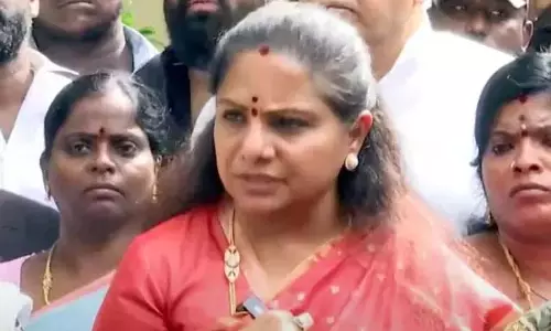 Telangana: कविता ने टीनमार मल्लन्ना के खिलाफ कार्रवाई की मांग की Telangana: कविता ने टीनमार मल्लन्ना के खिलाफ कार्रवाई की मांग की