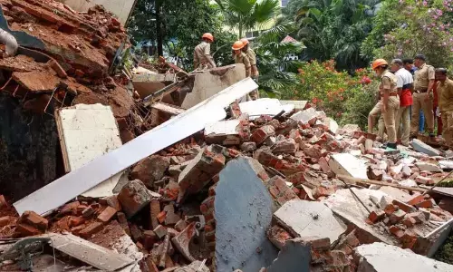97 अस्पताल भवन खतरे में; स्वास्थ्य विभाग ने आंकड़े जारी किए 97 अस्पताल भवन खतरे में; स्वास्थ्य विभाग ने आंकड़े जारी किए