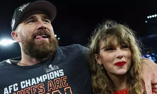 क्या Taylor Swift ट्रैविस केल्से की दुनिया की सबसे अच्छी गर्लफ्रेंड हैं?