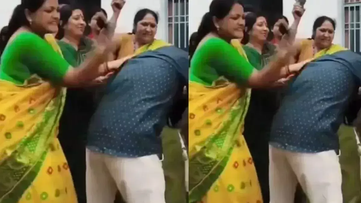 Agra: बीजेपी महिला कार्यकर्ताओं को अश्लील वीडियो भेजने का आरोप Agra: बीजेपी महिला कार्यकर्ताओं को अश्लील वीडियो भेजने का आरोप