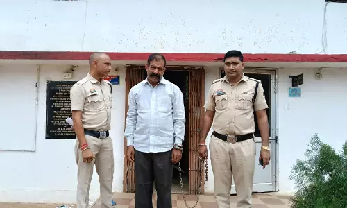 जूस पिलाकर किया बेहोश रेप का बनाया वीडियो, ब्लेकमेलर चन्द्रमा प्रसाद मिश्रा गिरफ्तार