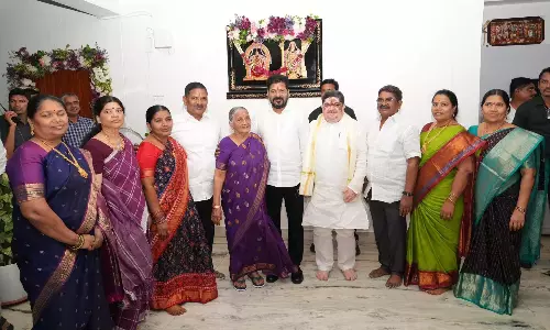 Telangana: मंत्री पोन्नम के आवास पर बोनालु दिवस मनाया गया