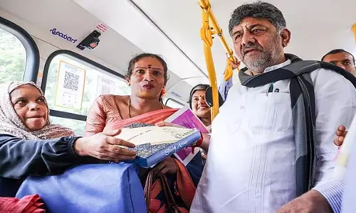 शक्ति योजना देश के लिए एक मॉडल है; किसी भी कारण से गारंटी नहीं रोकी जाएगी: DK Shivakumar शक्ति योजना देश के लिए एक मॉडल है; किसी भी कारण से गारंटी नहीं रोकी जाएगी: DK Shivakumar