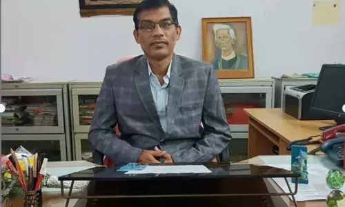 FM कॉलेज की छात्रा के आत्मदाह की कोशिश: निलंबन के बाद प्रिंसिपल गिरफ्तार FM कॉलेज की छात्रा के आत्मदाह की कोशिश: निलंबन के बाद प्रिंसिपल गिरफ्तार