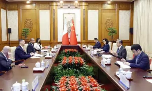 वांग यी ने माल्टा के उप प्रधानमंत्री और विदेश एवं पर्यटन मंत्री के साथ वार्ता की वांग यी ने माल्टा के उप प्रधानमंत्री और विदेश एवं पर्यटन मंत्री के साथ वार्ता की