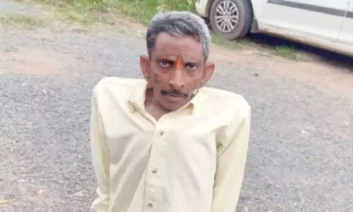 सरकारी ज़मीन आवंटित: व्यक्ति न्याय की मांग कर रहा है
