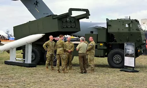 Australia ने अमेरिका के साथ युद्ध अभ्यास में पहला HIMARS लंबी दूरी का रॉकेट दागा Australia ने अमेरिका के साथ युद्ध अभ्यास में पहला HIMARS लंबी दूरी का रॉकेट दागा
