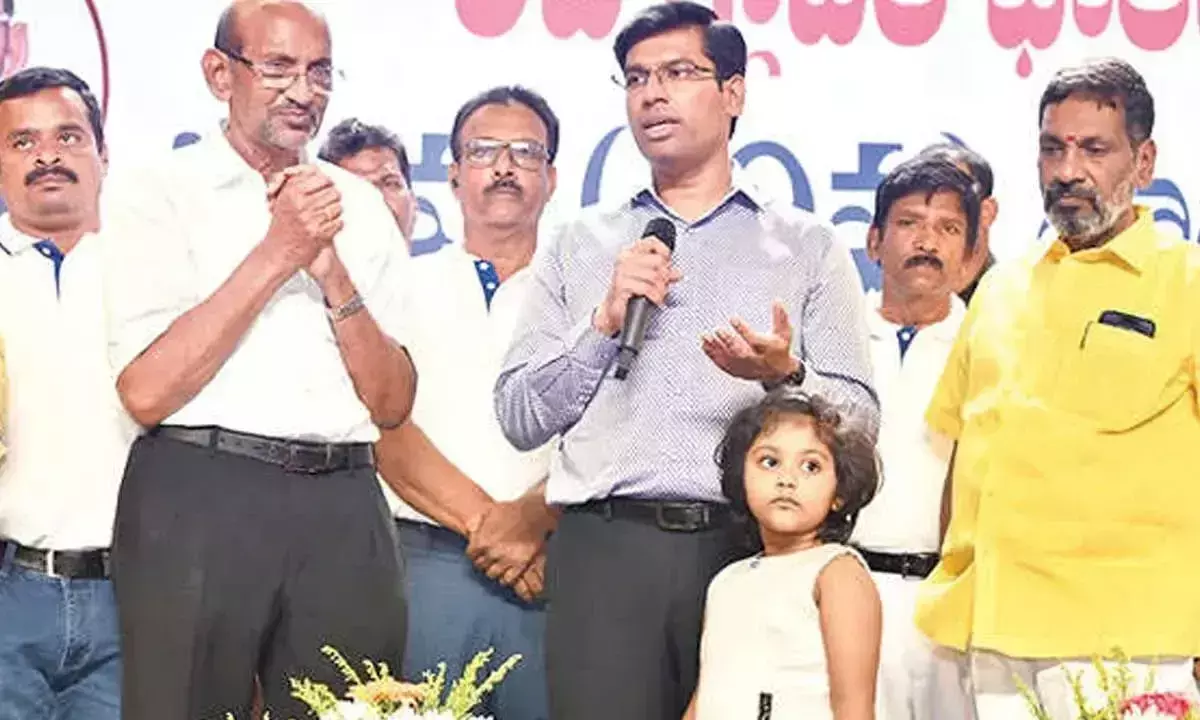 कलेक्टर ने सरकार को निस्वार्थ सहयोग देने के लिए NGO की सराहना की