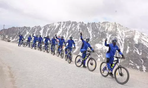 Jammu: सेना का 680 किलोमीटर का साइकिल अभियान कारगिल युद्ध स्मारक पर संपन्न हुआ