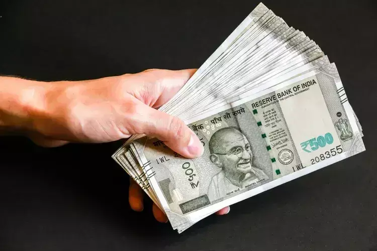 Kerala में धोखेबाज़ फ़ोन-आधारित धोखाधड़ी से सरकारी कर्मचारियों को निशाना बना रहे Kerala में धोखेबाज़ फ़ोन-आधारित धोखाधड़ी से सरकारी कर्मचारियों को निशाना बना रहे