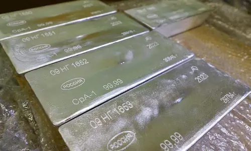 सोने से अधिक रिटर्न मिलने से भारतीय निवेशक चांदी की ओर आकर्षित हो रहे