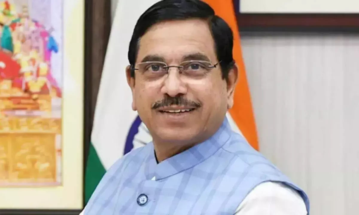 Karnataka: नकदी संकट से जूझ रहे कांग्रेस शासित राज्य रिक्तियों को भरने में असमर्थ: प्रह्लाद
