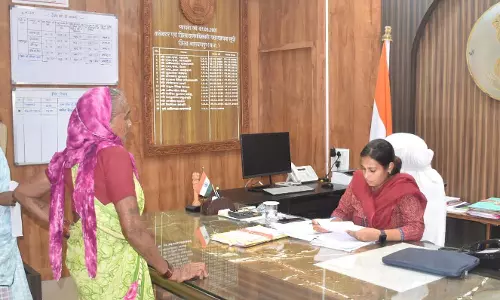 जनदर्शन में कलेक्टर ममगाई ने सुनी आमजनों की समस्या