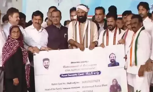 नए राशन कार्ड वितरण कार्यक्रम में CM Revanth Reddy
