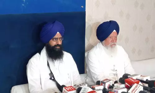Akal Takh, तख्त पटना साहिब ने गतिरोध सुलझाया, सुखबीर बादल के ख़िलाफ़ आदेश वापस लिये गये Akal Takh, तख्त पटना साहिब ने गतिरोध सुलझाया, सुखबीर बादल के ख़िलाफ़ आदेश वापस लिये गये