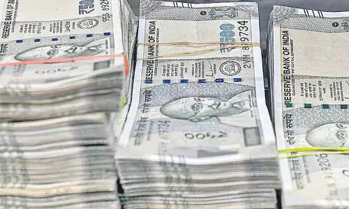 आंगनवाड़ी शिक्षक और आया वेतन का इंतजार कर रहे