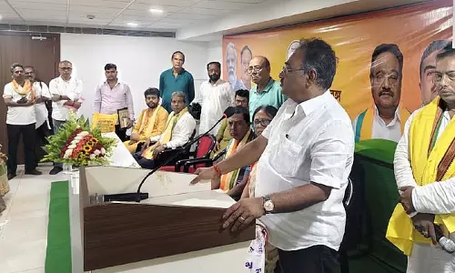शमीक की बैठक में बुजुर्ग लोग आगे की पंक्ति में बैठेंगे शमीक की बैठक में बुजुर्ग लोग आगे की पंक्ति में बैठेंगे