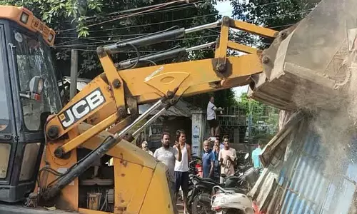 फेरीवालों को बेदखल करने के विरोध में प्रतिनिधिमंडल ने लॉर्ड्स में समिति को ज्ञापन सौंपा