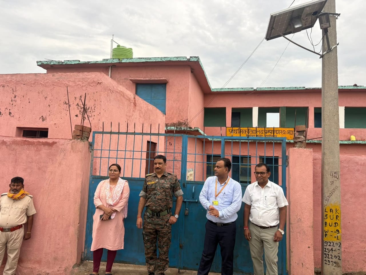 DM और एसपी ने नक्सल प्रभावित बूथों का भौतिक निरीक्षण