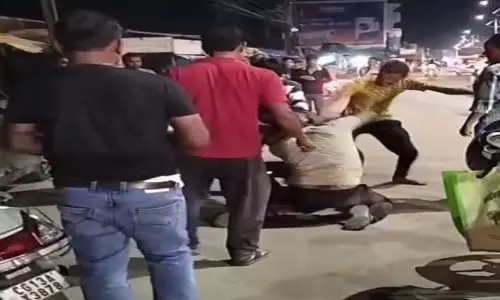जूटमिल मारपीट में साजिश की बू? पुलिस को सूचना देने वाले को ही बना दिया आरोपी