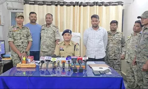 CG: ऑनलाइन-ऑफलाइन करोड़ों की ठगी करने वाला आरोपी गिरफ्तार