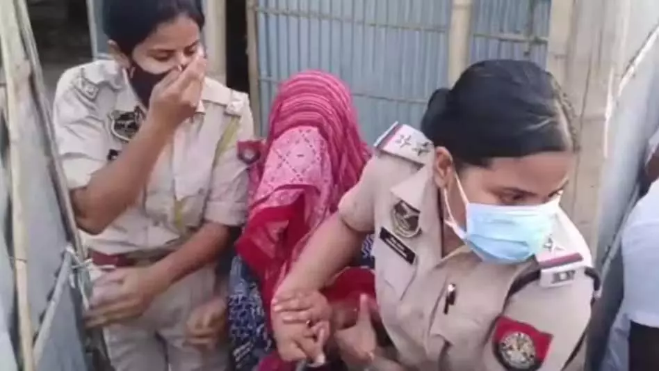 गुस्से में पति की हत्या कर 5 फीट गहरे गड्ढे में लाश को दफनाया, फोरेंसिक एक्सपर्ट्स की मदद से खुला राज गुस्से में पति की हत्या कर 5 फीट गहरे गड्ढे में लाश को दफनाया, फोरेंसिक एक्सपर्ट्स की मदद से खुला राज