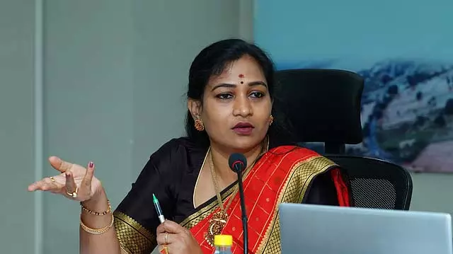 Andhra ने गांजा की समस्या को रोकने में प्रगति की: गृह मंत्री वंगालापुडी अनिता Andhra ने गांजा की समस्या को रोकने में प्रगति की: गृह मंत्री वंगालापुडी अनिता