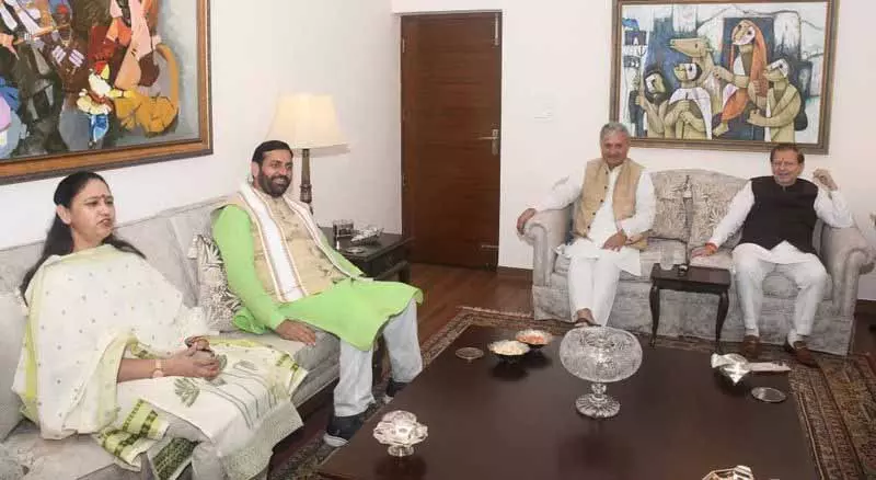 Haryana: डिनर डिप्लोमेसी, नया राजनीतिक स्वाद Haryana: डिनर डिप्लोमेसी, नया राजनीतिक स्वाद