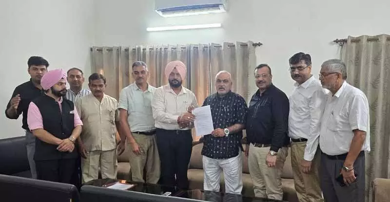 Haryana: प्रिंसिपल की हत्या, निजी स्कूलों ने शिक्षकों की सुरक्षा के लिए विशेष कानून की मांग की Haryana: प्रिंसिपल की हत्या, निजी स्कूलों ने शिक्षकों की सुरक्षा के लिए विशेष कानून की मांग की