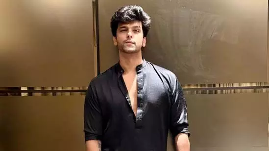 कुशाल टंडन के घर में घुसी फीमेल फैन, अभिनेता ने शेयर किया डरावना अनुभव कुशाल टंडन के घर में घुसी फीमेल फैन, अभिनेता ने शेयर किया डरावना अनुभव