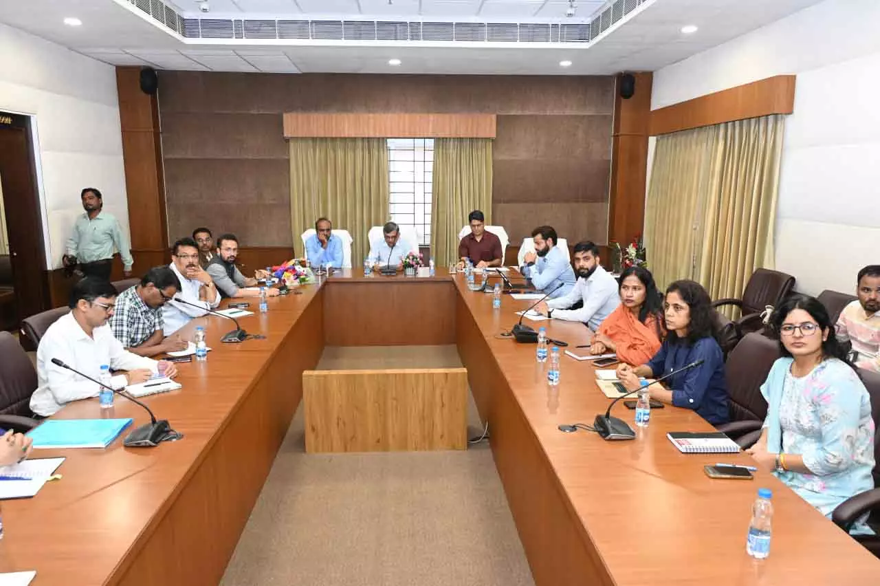 राज्य में भू-अभिलेखों के डिजिटलीकरण पर दिया जोर राज्य में भू-अभिलेखों के डिजिटलीकरण पर दिया जोर