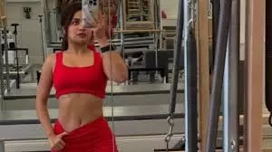 लाल एथलीजर में Avneet Kaur का बोल्ड अंदाज़, वायरल हुईं तस्वीरें लाल एथलीजर में Avneet Kaur का बोल्ड अंदाज़, वायरल हुईं तस्वीरें