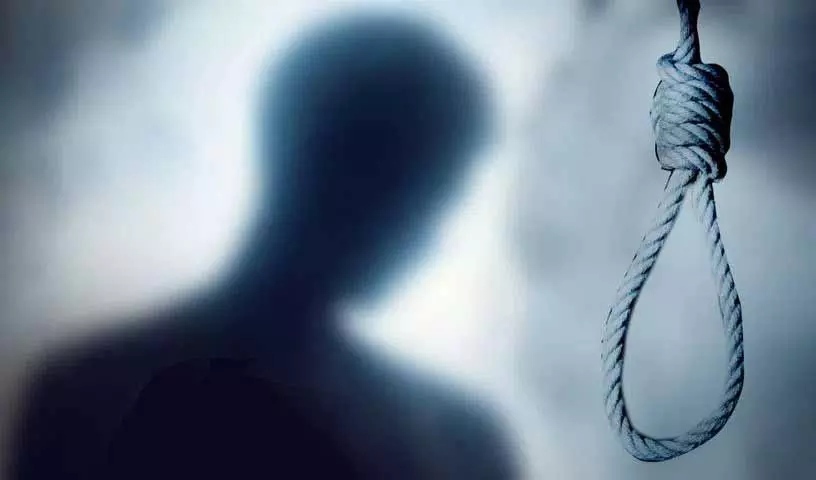 Suryapet में कस्तूरबा स्कूल में दसवीं कक्षा की छात्रा ने आत्महत्या कर ली Suryapet में कस्तूरबा स्कूल में दसवीं कक्षा की छात्रा ने आत्महत्या कर ली