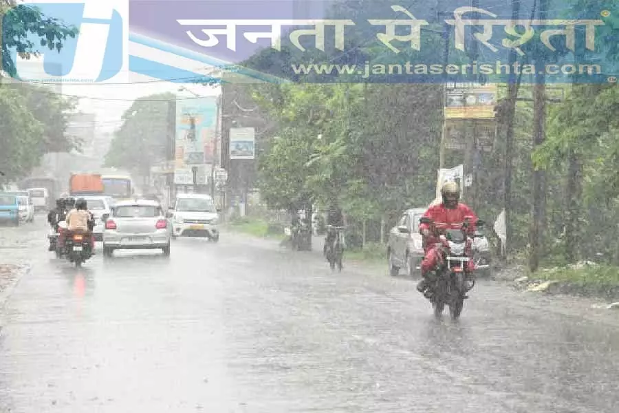 खाड़ी क्षेत्र में दबाव के कारण दक्षिण Bengal में बारिश खाड़ी क्षेत्र में दबाव के कारण दक्षिण Bengal में बारिश