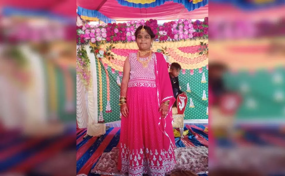 स्कूल जाने के लिए तैयार हो रही 12 साल की बच्ची की हार्ट अटैक से मौत स्कूल जाने के लिए तैयार हो रही 12 साल की बच्ची की हार्ट अटैक से मौत