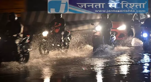 Chennai और 6 जिलों में अगले 2 घंटों तक बारिश Chennai और 6 जिलों में अगले 2 घंटों तक बारिश